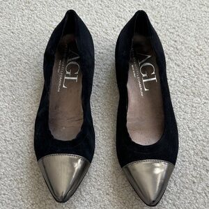 AGL Women's Black Flats with Metallic Silver Toe